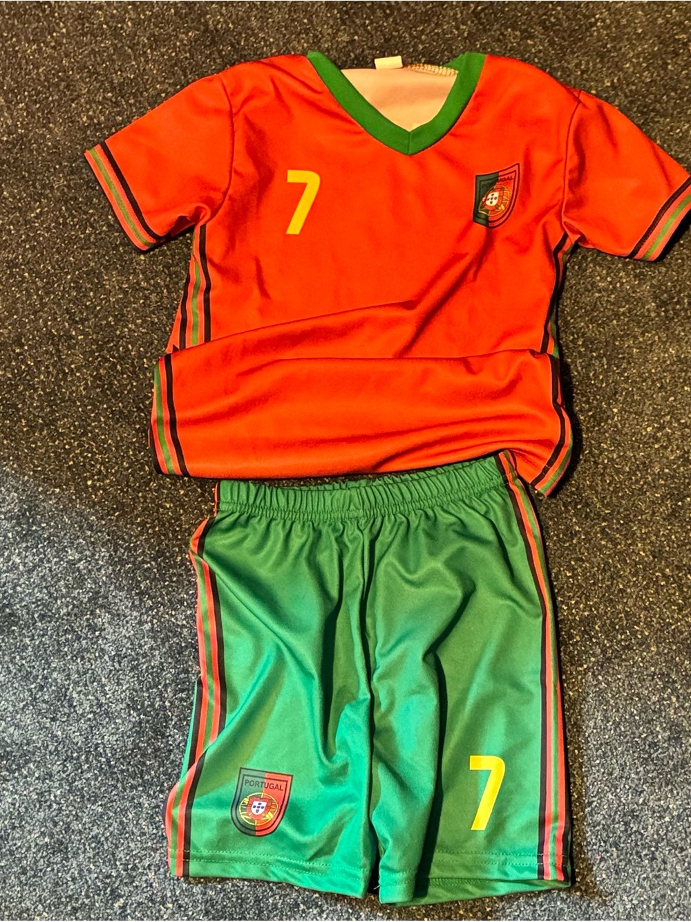 Cristiano Ronaldo Portugal-Inspired Kids Soccer Set - Red & Green size 4 new